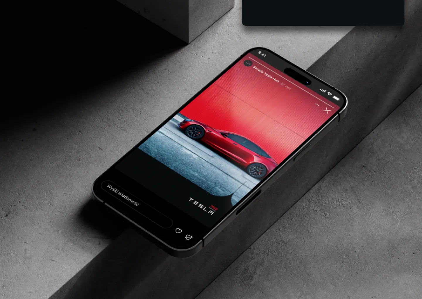 Tesla HUB / Social media